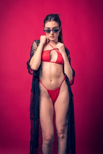 Studio Fotoshoot Van Mooie Bruine Haar Model Poseren Dragen Van — Stockfoto