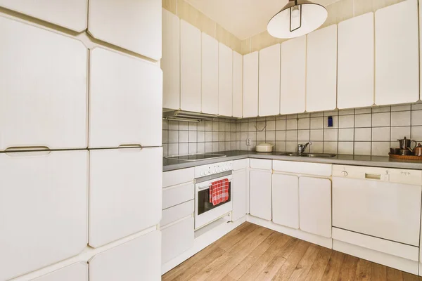 Interiér Moderní Kuchyně Bílým Nábytkem — Stock fotografie