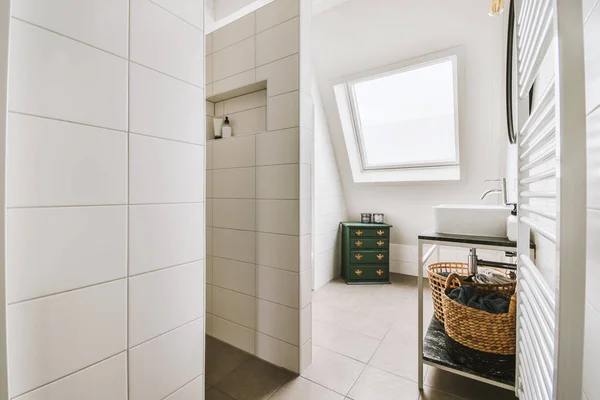 Modern Flush Toilet Ceramic Sink Installed White Tiled Walls Mirror — Stock Photo, Image