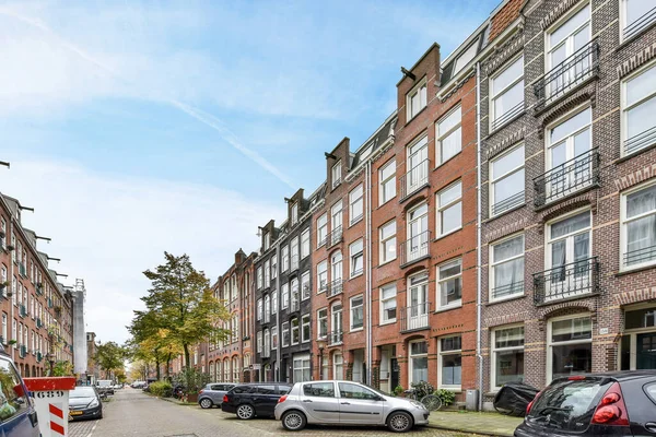 Amsterdam April 2021 Sommige Auto Geparkeerd Aan Kant Van Een — Stockfoto