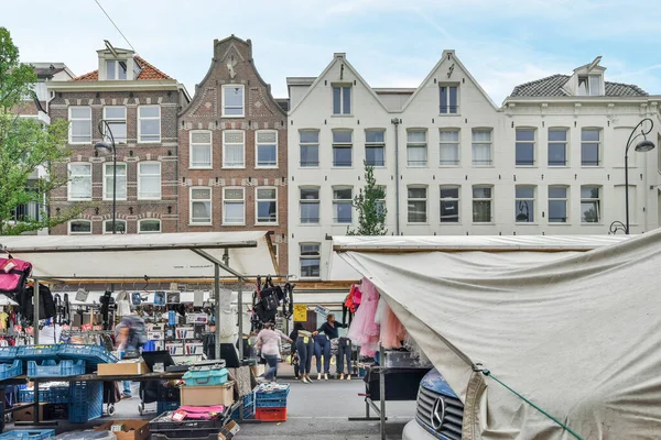 Амстердам Нидерланды Апреля 2021 Года Открытый Рынок Большим Количеством Людей — стоковое фото