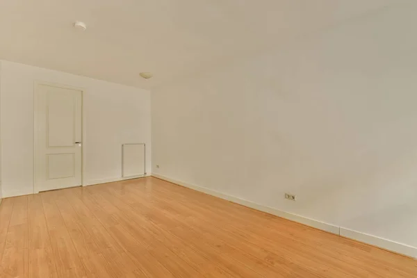 Empty Room Wood Flooring White Walls Room Very Clean Furniture — Stok fotoğraf