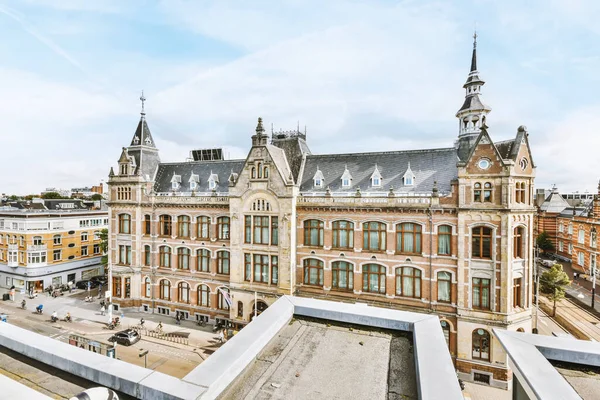 Амстердам Нидерланды Апреля 2021 Года Старое Здание Центре Города Голубым — стоковое фото