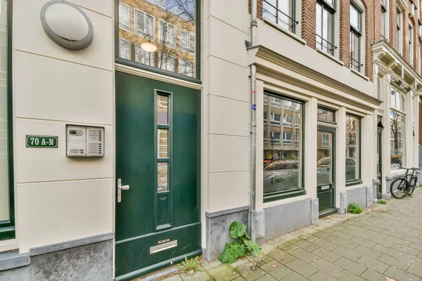 Amsterdam Hollanda Nisan 2021 Binaların Arka Planında Bir Sokak Binaların — Stok fotoğraf