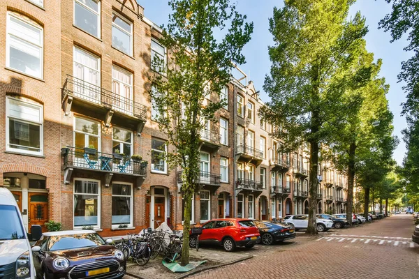 Amsterdam April 2021 Enkele Auto Geparkeerd Aan Kant Van Een — Stockfoto