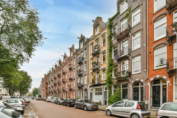 Amsterdam April 2021 Een Aantal Auto Geparkeerd Aan Kant Van — Stockfoto