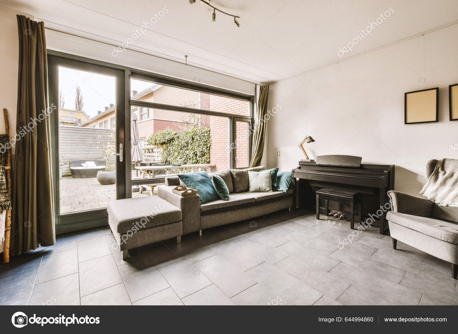 Divano Angolare Divano Davanti Finestra Divano Angolare Tappeto