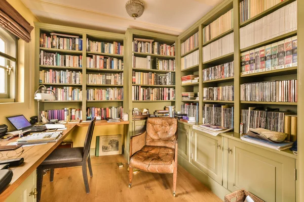 Amsterdam Netherlands April 2021 Home Office Lots Books Shelves Leather — Stock Photo, Image