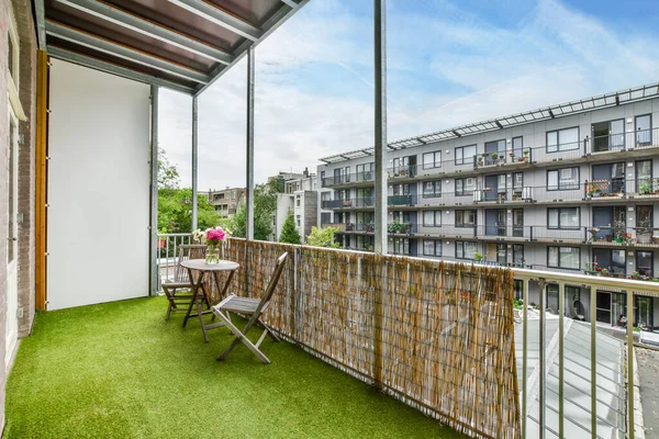 네덜란드 암스테르담 2021 건물들이 발코니 아파트 창문에서 — 스톡 사진