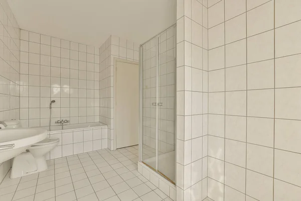 Bathroom White Tiles Walls Shower Stall Corner Next Bathtub — Stock Photo, Image