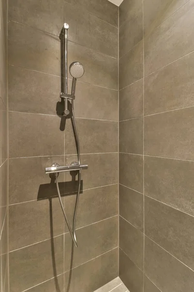 Eine Dusche Die Sehr Sauber Ist Und Für Den Gebrauch — Stockfoto
