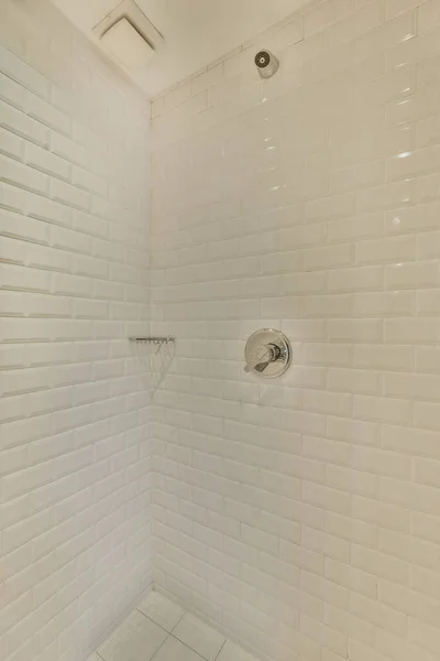 Bathroom White Tiles Walls Shower Head Mounted Wall Front Bathtub — Foto de Stock