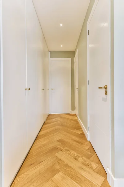 Empty Room Wood Floors White Doors Either Side Room One — Stock Photo, Image