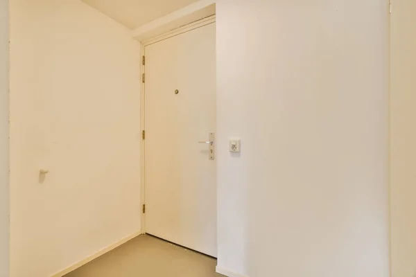Una Habitación Vacía Con Paredes Blancas Ninguna Puerta Otra Pared —  Fotos de Stock