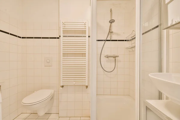 Small Bathroom White Tile Walls Flooring Including Toilet Corner Shower — Stock Photo, Image