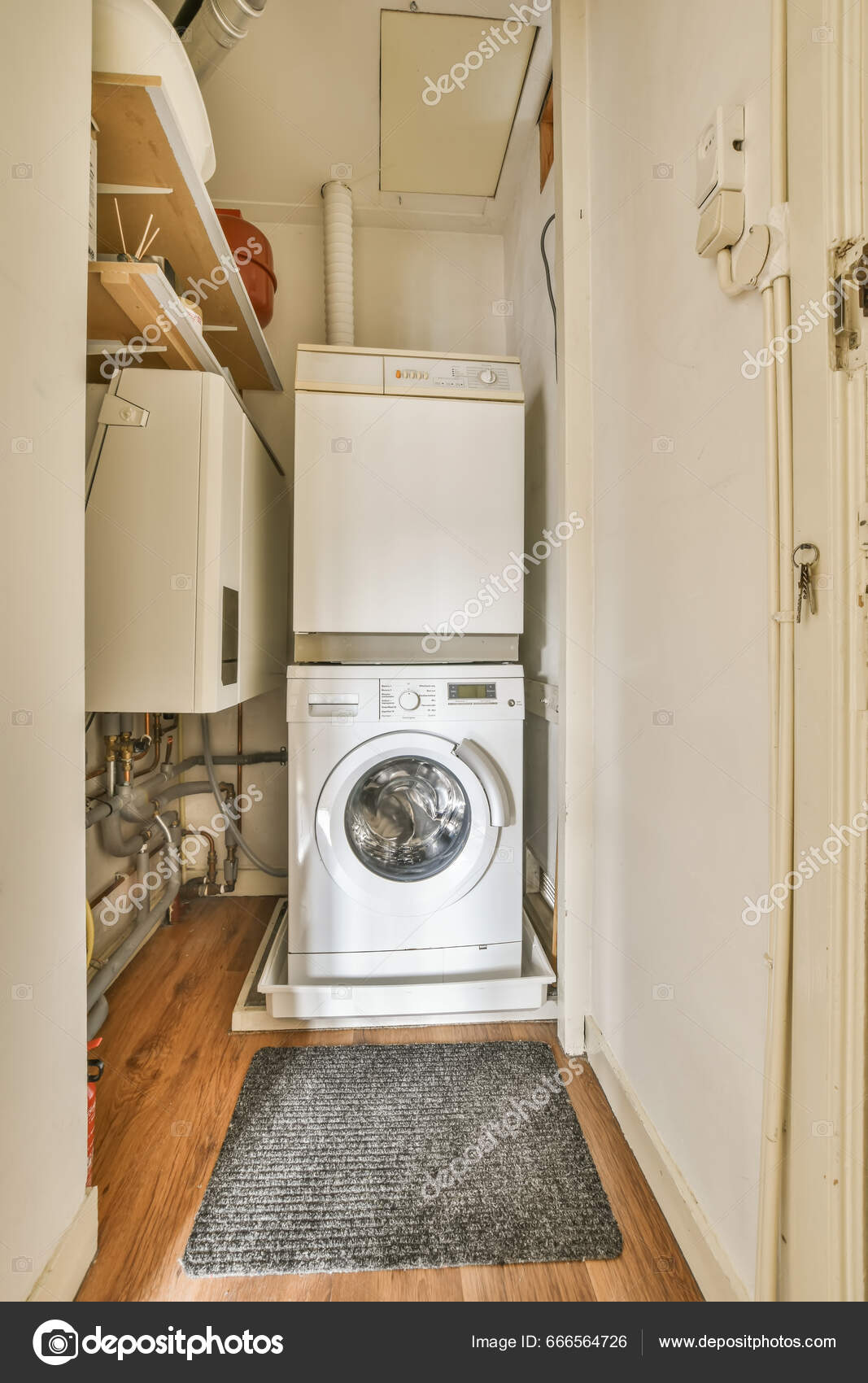 Small Laundry Room Washer Dryer Corner Next Door Open Stock Photo by  ©procontributors 666564726