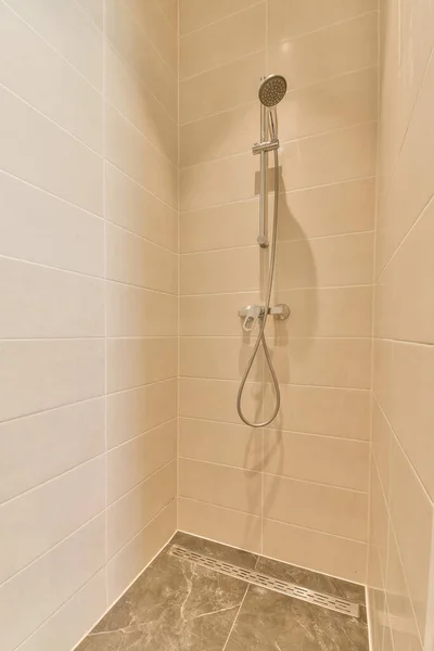 Shower Room Tile Flooring Beige Tiles Walls Hand Held Shower — Stock Photo, Image