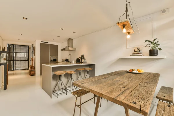 Una Cucina Zona Pranzo Appartamento Moderno Con Pareti Bianche Pavimenti — Foto Stock
