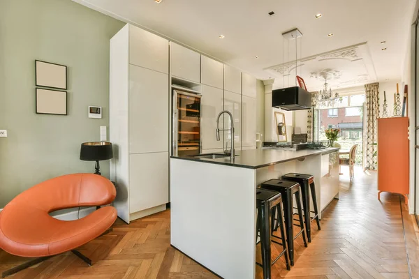 Kitchen Dining Area Modern Apartment Orange Chair Bar Stools White — Stock Photo, Image