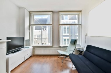 Güzel salon iç ahşap zemin ile