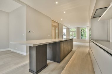 Güzel tasarlanmış modern mutfak iç tasarımı.