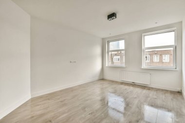 Yeni tadilatı olan modern bir ev.