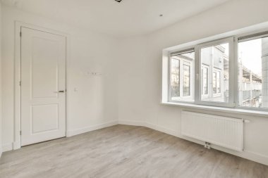 Yeni tadilatı olan modern bir ev.