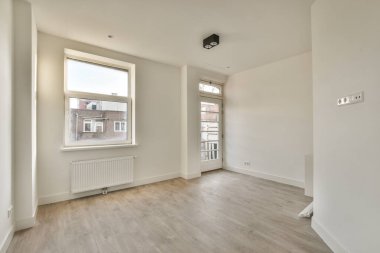 Yeni tadilatı olan modern bir ev.