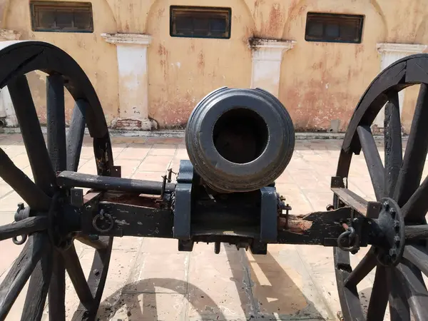 Antico Cannone Sul Cortile Edificio Residenziale Reale Ramnagar Fort Varanasi — Foto Stock
