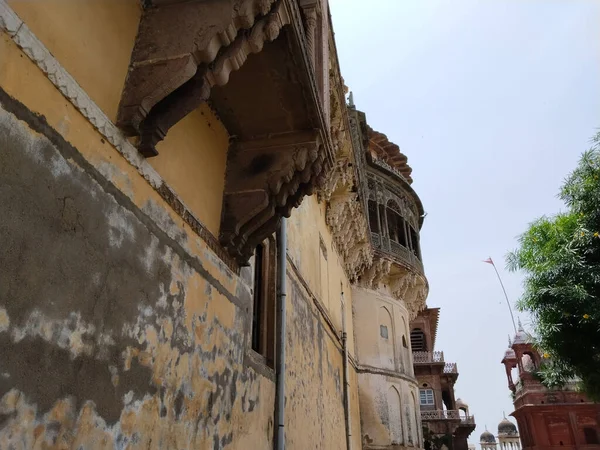 Hindistan Varanasi Deki Çetelerin Kıyılarındaki Ramnagar Kalesi Nin Mimarisi — Stok fotoğraf