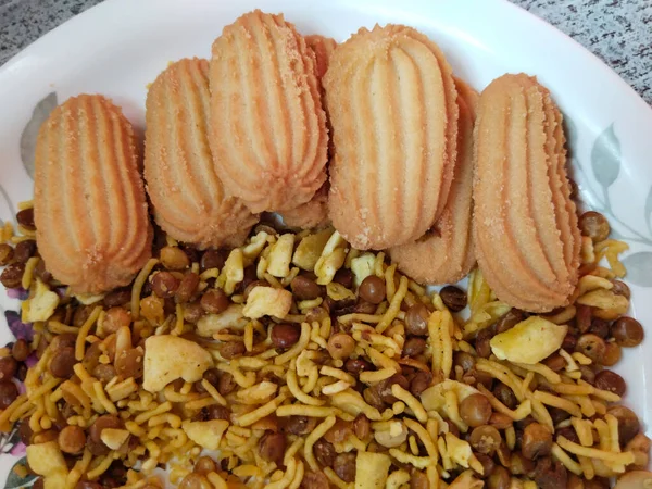 Lanche Indiano Mistura Biscoito Picante Namkeen Prato Para Convidados — Fotografia de Stock