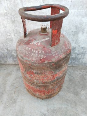 Hindistan Yerli LPG Gaz Silindiri veya Yerli Gaz Tüpü Karada, Gaz silindiri Spac ile yüzeyde