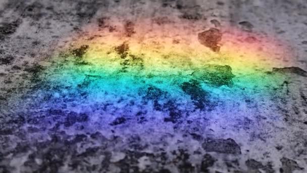 Reflektion Från Glasspegel Orsakar Regnbåge Prisma Effekt Väggen Regnbåge Gör — Stockvideo