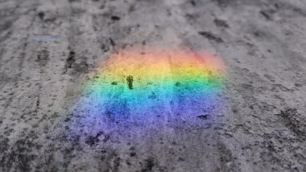 Призма Световая Вспышка Призма Rainbow Световые Вспышки Накладываются Стену Дома — стоковое видео
