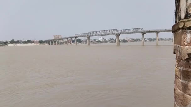 Індійський Бетонний Міст Через Річку Ганга — стокове відео