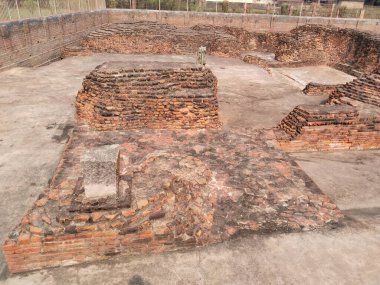Bhitari, Ghazipur 'daki antik tuğla duvarlar ve Ramkot Kalesi. Hindistan 'ın zengin tarihi, Antik Medeniyet ve Vintage Mimarlık' ı gözler önüne seriyor.