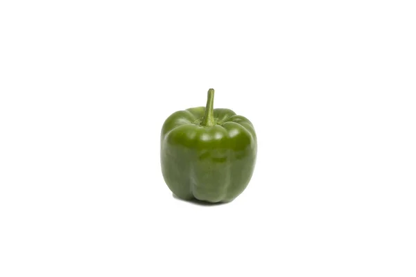 Grüner Paprika Isoliert Auf Weißem Hintergrund — Stockfoto