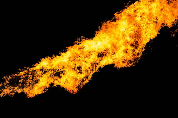 黒い背景に孤立した油の爆発によって引き起こされる炎 油火による水のデモンストレーション — ストック写真