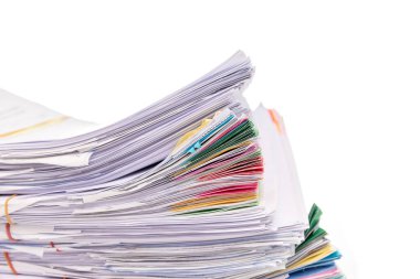 Beyaz arkaplanda izole edilmiş belge yığını