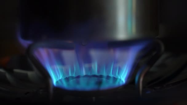 Accendi Gas Nel Bruciatore Ucraina Senza Elettricità Guerra Rallentatore — Video Stock