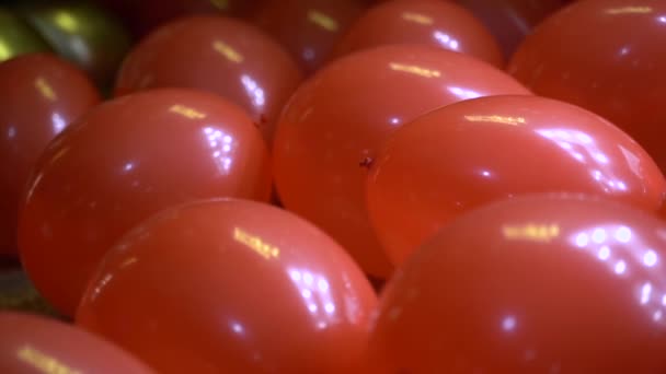 Viele Aufblasbare Rote Luftballons Urlaub — Stockvideo