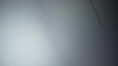 Birleşik Arap Emirlikleri. Bir bilgisayar monitöründe metin taşınıyor