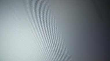 Norveç. Bir bilgisayar monitöründe metin taşınıyor