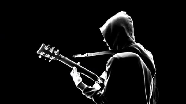 Fekete Fehér Sziluett Zenész Akusztikus Gitár — Stock videók