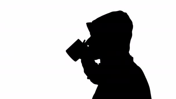 一个人在白色背景下喝着杯子的黑色轮廓 黑色和白色面具 — 图库视频影像