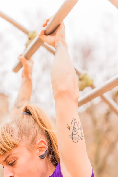 Wellness Lifestyle Freien Vor Farbenfroher Parkkulisse Gesundheit Krafttraining Muskelaktivität Für — Stockfoto
