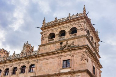 Kastilya ve Leon Avrupa 'nın simgesi. UNESCO 'nun eski kentindeki tarihi eser cephesi. Barok süs kültürü.