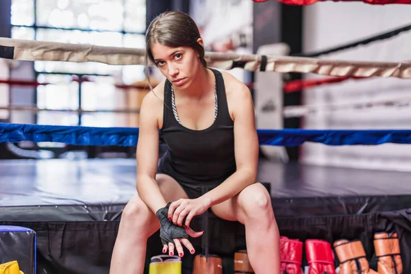 Gezonde Levensstijl Vastberadenheid Motivatie Voor Vechtsport Zelfverdediging Mma Kickboxing Vrouw — Stockfoto