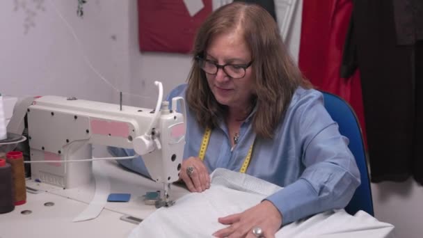 Lugar Trabajo Para Costura Industria Textil Con Equipo Máquina Coser — Vídeos de Stock
