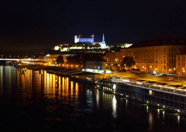 Bratislava Kalesi (Bratislavsk hrad, Pressburger Burg; Pozsonyi vr), Bratislava, Slovakya